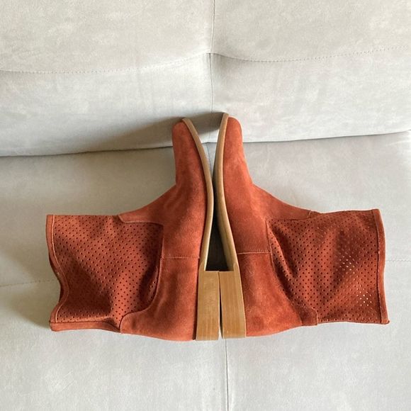 Sundance Perforated Suede Booties Rust size 41 - Picture 5 of 11